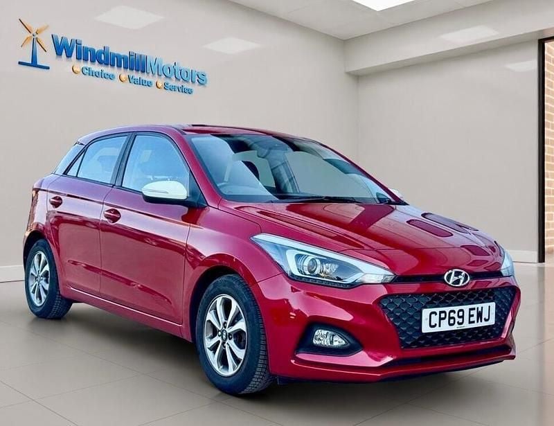 Used Hyundai i20 SE 84 HP (61 kW) 2019 Red Hatchback