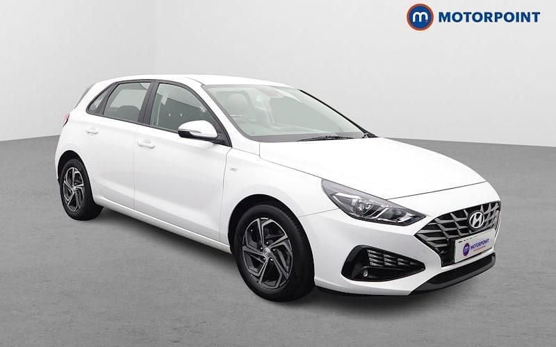 White Used 2022 Hyundai i30 SE Hatchback | £14,149 (Fair price) - Image 1/4