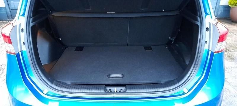 Used Hyundai ix20 SE 90 HP (66 kW) 2015 Blue Hatchback