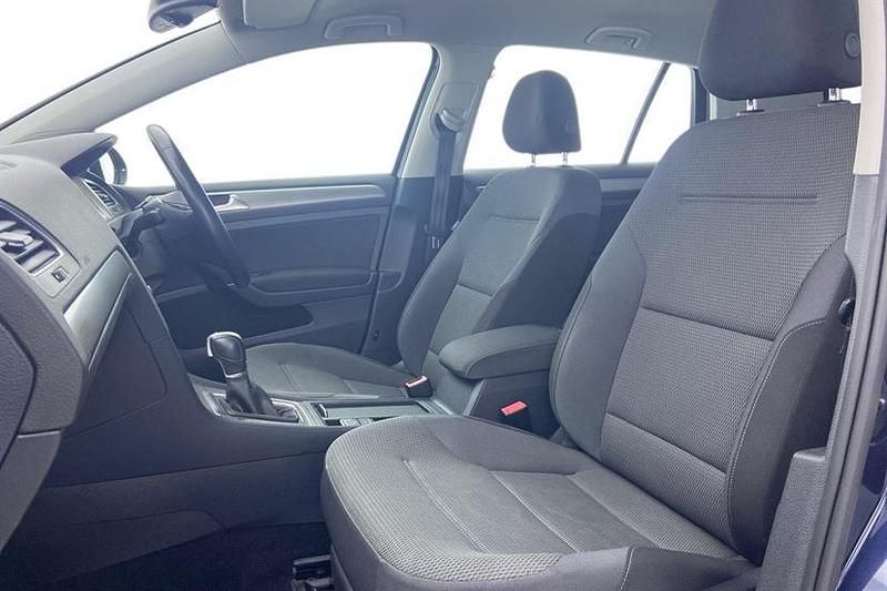 Used VW Golf VII Match 122 HP (89 kW) 2015 Night blue Hatchback