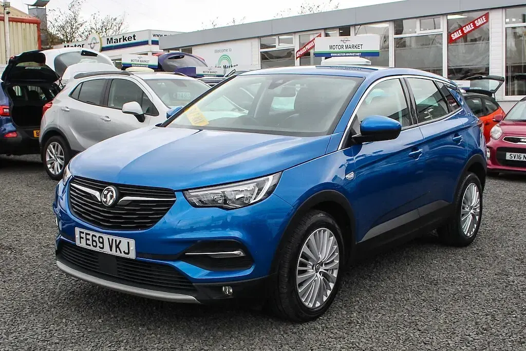 Used Vauxhall Grandland X Business Edition 130 HP (95 kW) 2019 Blue SUV