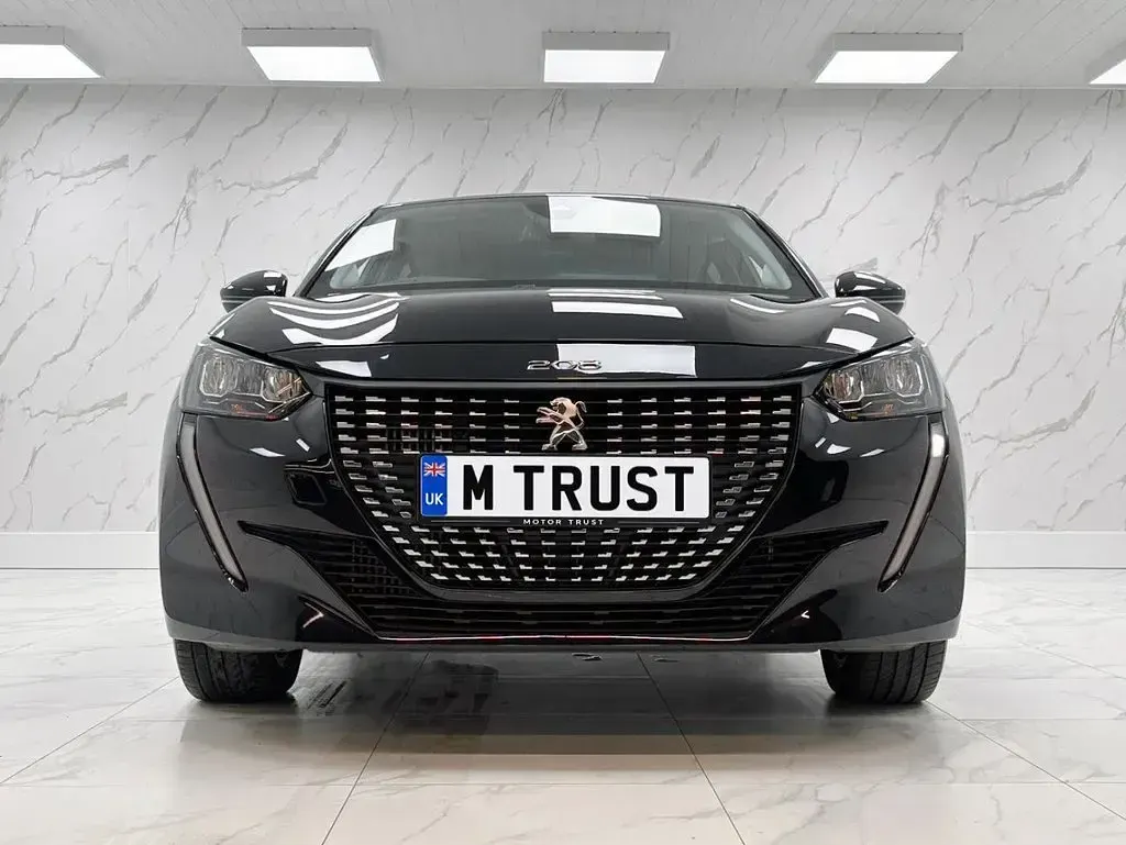 Used Peugeot 208 Allure Premium 75 HP (55 kW) 2022 Black Hatchback