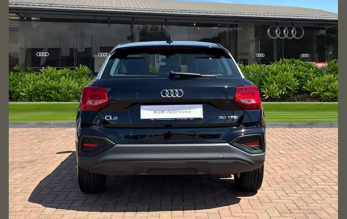 Used Audi Q2 Comfort 110 HP (80 kW) 2023 Black SUV