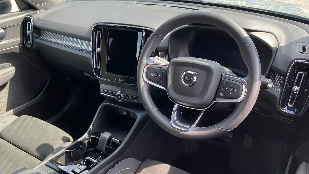 Used Volvo XC40 Plus 163 HP (119 kW) 2024 Grey SUV