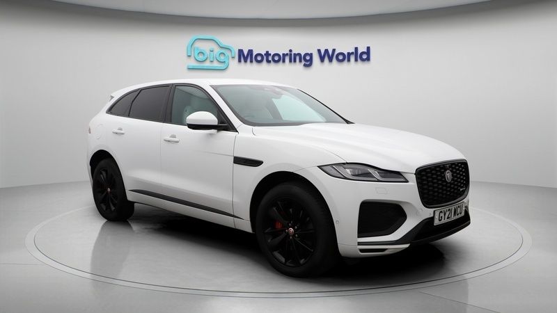 Used 2021 Jaguar F-Pace R-Dynamic SUV | £28,800 (Good price) - Image 1/4
