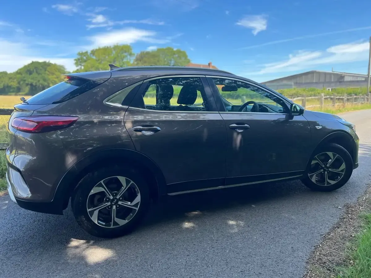 Used Kia XCeed 120 HP (88 kW) 2021 Brown SUV