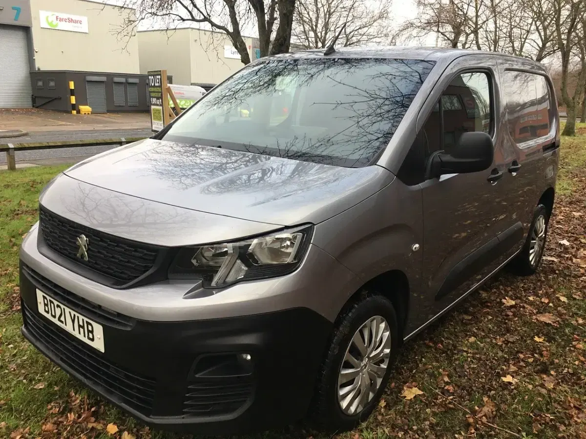 Used Peugeot Partner 131 HP (96 kW) 2021 Grey MPV