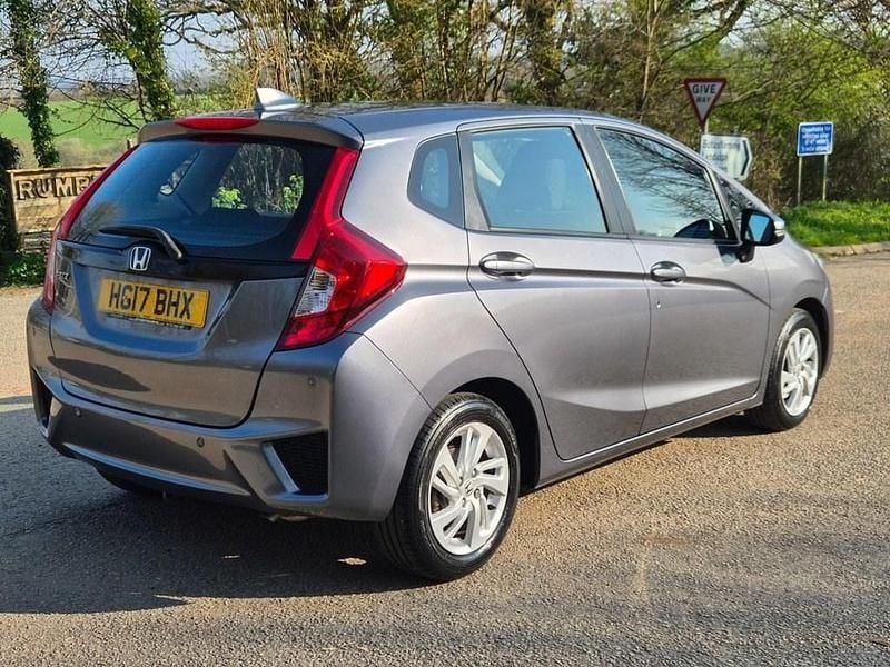 Used Honda Jazz SE 102 HP (75 kW) 2017 Grey Hatchback