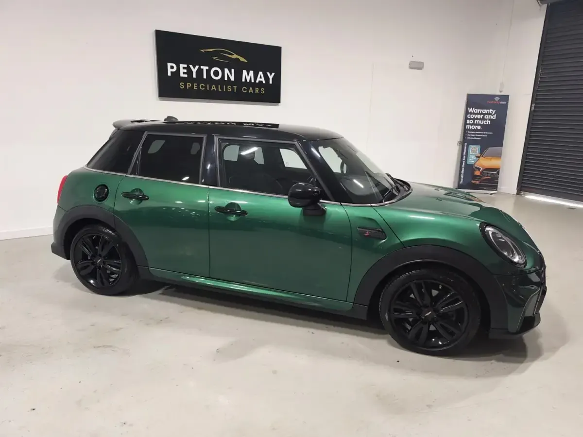 Usado Mini Cooper S Hatch 178 HP (130 kW) 2021 Verde Citadino