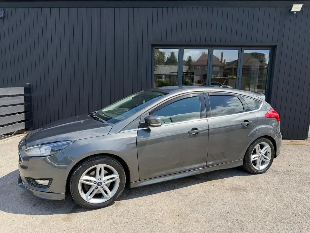 Used Ford Focus Zetec 2015 Grey Hatchback