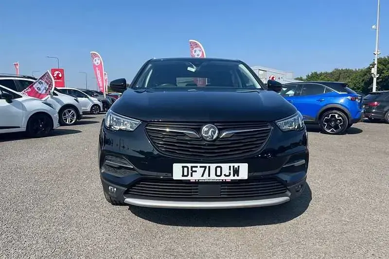 Used Vauxhall Grandland X SRi 130 HP (95 kW) 2022 Black SUV