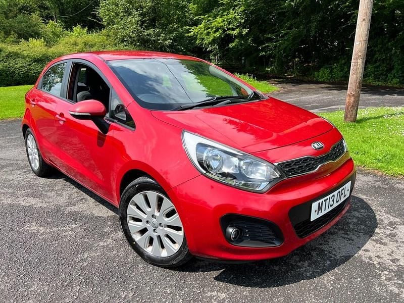 Used Kia Rio 2013 Red Hatchback