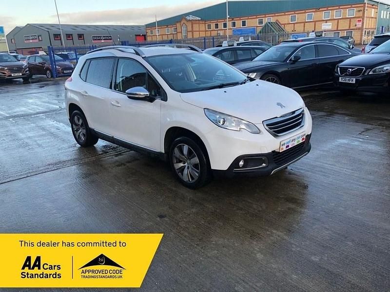 White Used 2016 Peugeot 2008 Allure SUV | £4,857 (Fair price) - Image 1/4