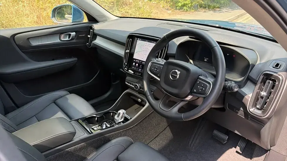 Used Volvo XC40 Ultra 194 HP (142 kW) 2025 Blue SUV