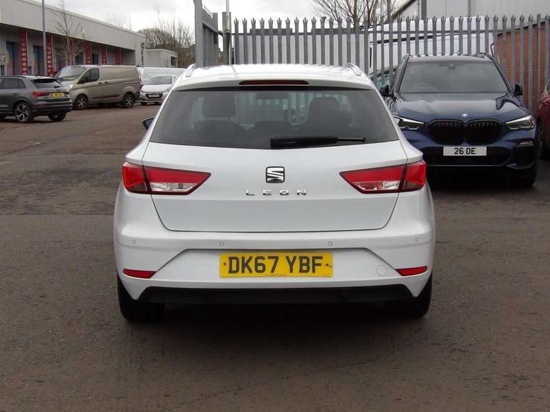 Used Seat Leon SE Dynamic 2017 White Estate