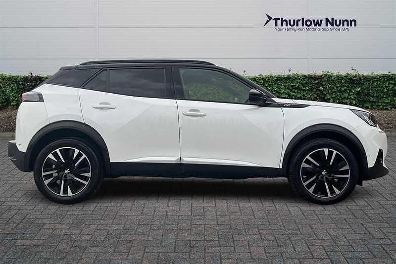 Used Peugeot 2008 Premium 130 HP (95 kW) 2021 White SUV