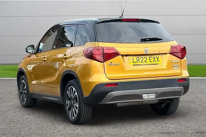 Used Suzuki Vitara SZ5 129 HP (94 kW) 2022 Solar yellow / cosmic black SUV