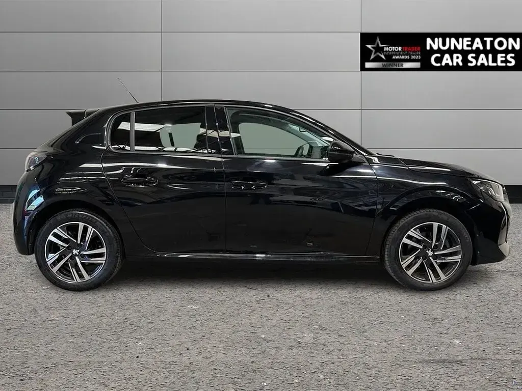 Used Peugeot 208 Allure+ 130 HP (95 kW) 2023 Black Hatchback