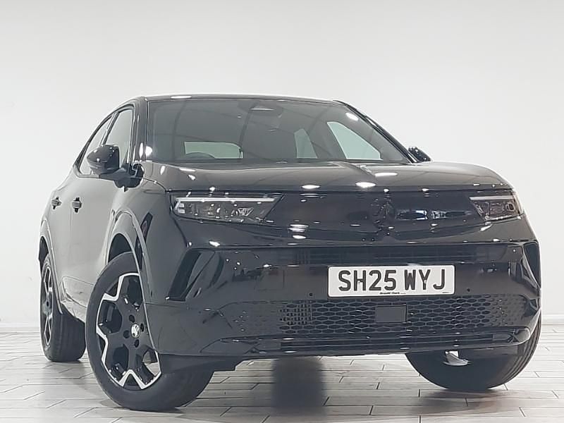 Two coat metallic carbon black New 2025 Vauxhall Mokka Ultimate SUV | £23,498 (Fair price) - Image 1/4