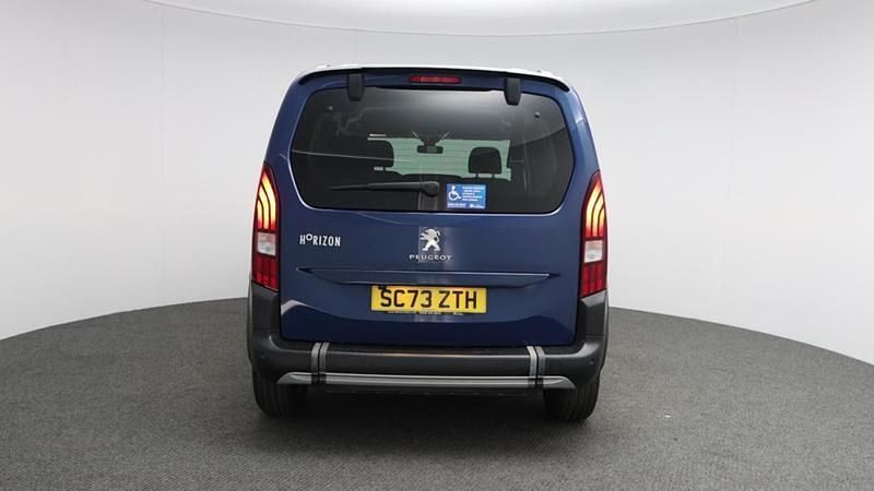Used Peugeot Rifter Allure 100 HP (73 kW) 2024 Blue MPV