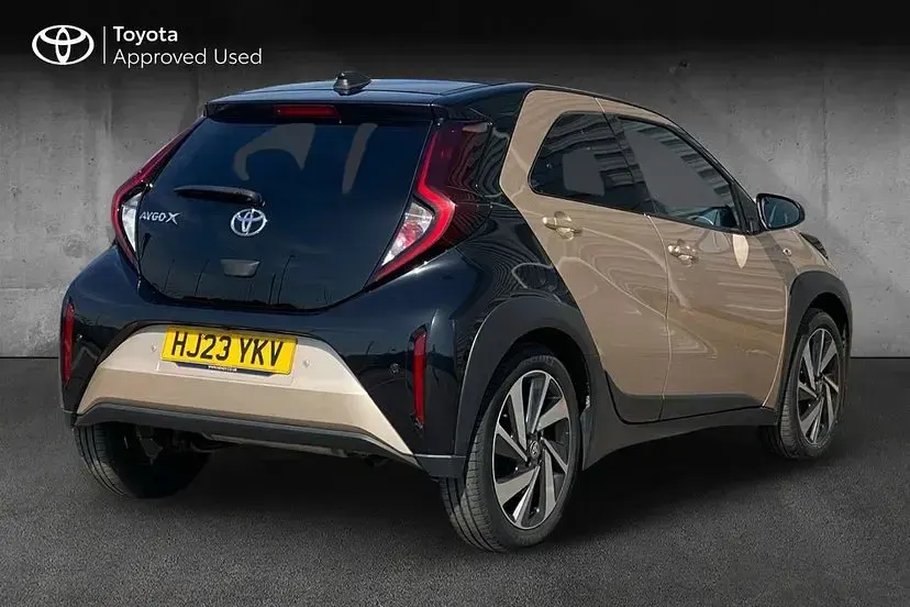 Used Toyota Aygo X 72 HP (52 kW) 2023 Beige SUV