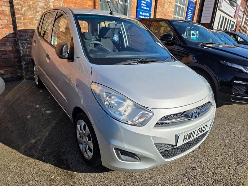 Used Hyundai i10 Classic 86 HP (63 kW) 2011 Silver Hatchback