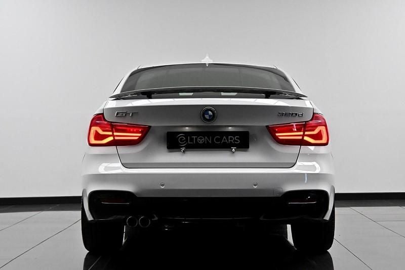 Used BMW 320 M Sport 2018 White Hatchback