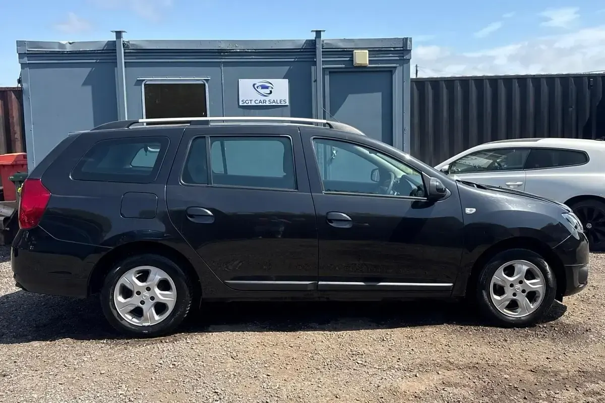 Used Dacia Logan MCV Lauréate 90 HP (66 kW) 2016 Black Estate