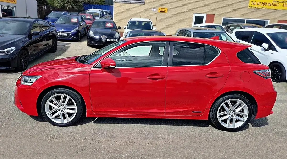 Used Lexus CT200h 2015 Red Hatchback