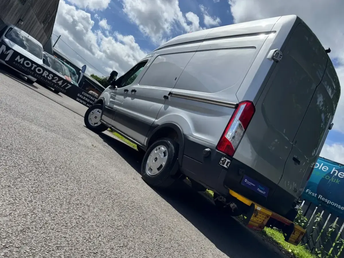 Used Ford Transit 155 HP (114 kW) 2015 Silver Van