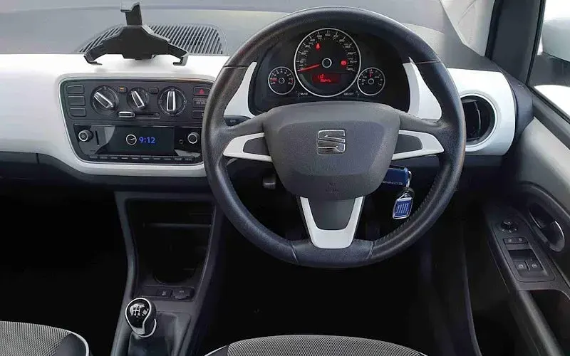 Used Seat Mii Design 60 HP (44 kW) 2017 Silver Hatchback