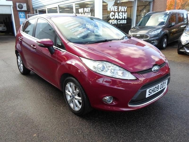 Red Used 2009 Ford Fiesta Zetec Hatchback | £3,995 (Expensive) - Image 1/4