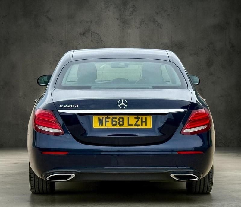 Used Mercedes E220 SE 2018 Blue Sedan