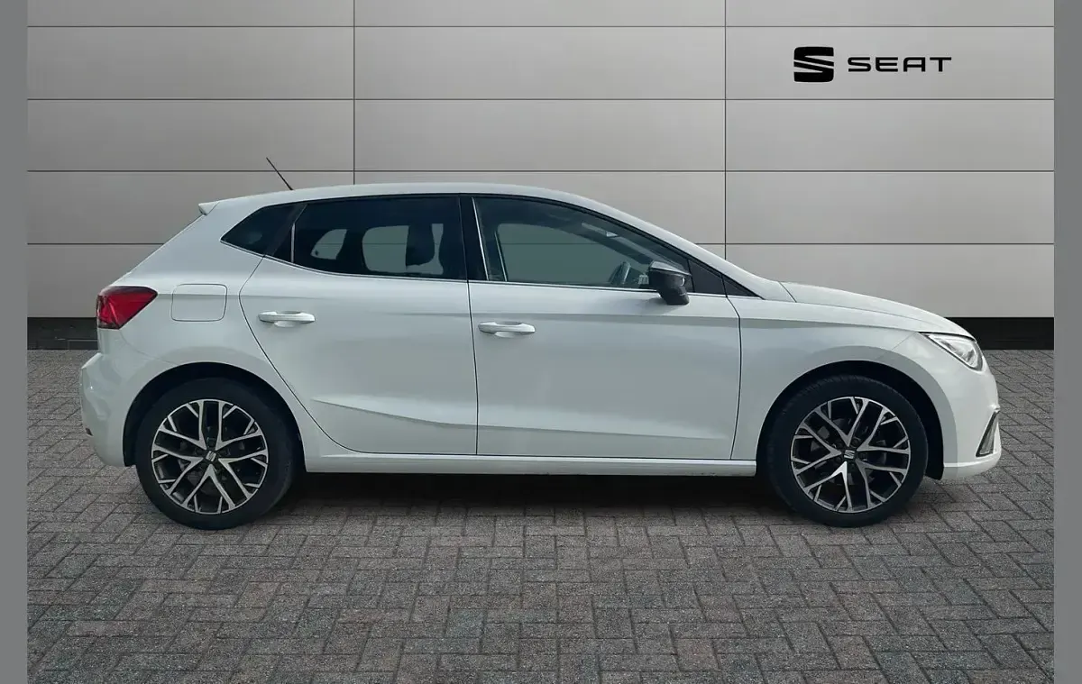 Used Seat Ibiza XCELLENCE 113 HP (83 kW) 2024 White Hatchback