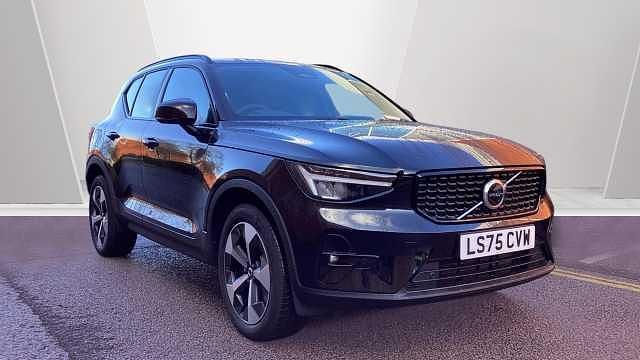 New 2026 Volvo XC40 Plus SUV | £33,991 (Super price) - Image 1/3