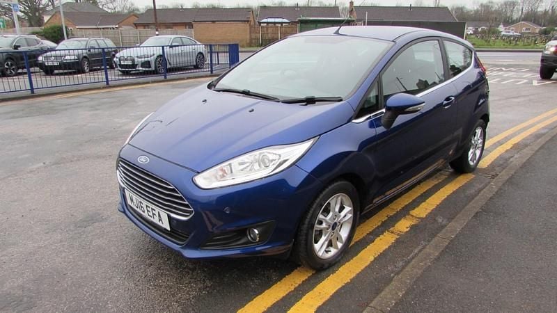 Used Ford Fiesta Zetec 100 HP (73 kW) 2016 Blue Hatchback