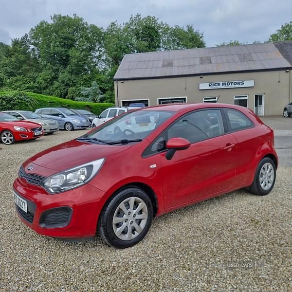 Red Used 2015 Kia Rio 2 Hatchback | £5,294 (Fair price) - Image 1/4