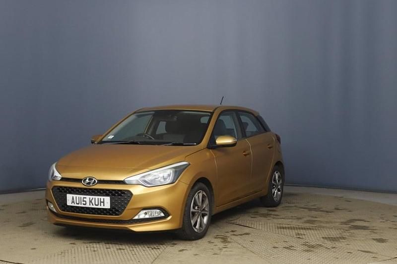 Used Hyundai i20 Edition 100 HP (73 kW) 2015 Orange Hatchback