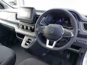 New Renault Trafic 2025 Solid  glacier white MPV