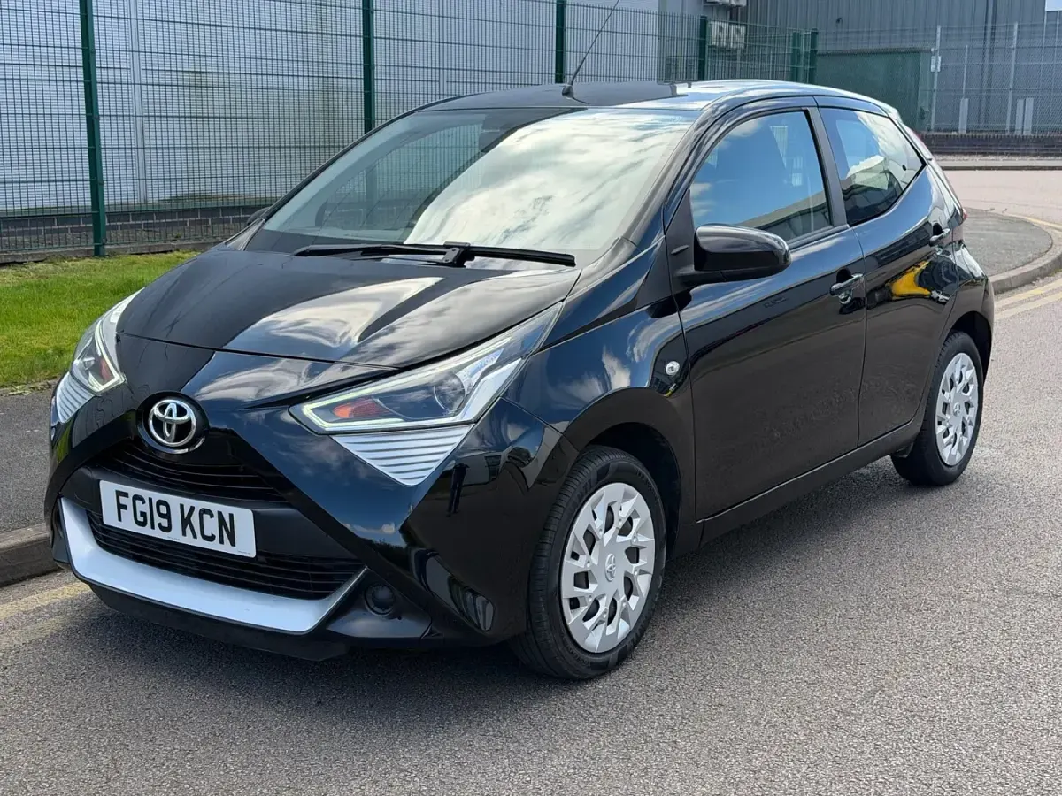 Used Toyota Aygo X-play 72 HP (52 kW) 2019 Black Hatchback