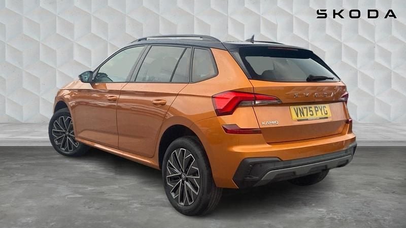 New Skoda Kamiq Design Edition 85 HP (62 kW) 2026 Phoenix orange metallic black magic pearl effect SUV