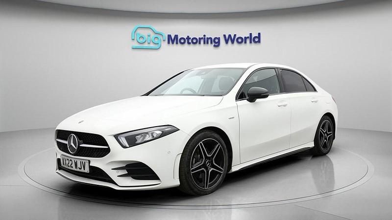 Used Mercedes A180 Executive 136 HP (100 kW) 2022 White Sedan