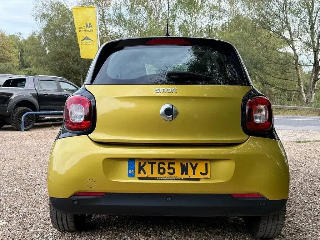 Used Smart ForFour Premium 90 HP (66 kW) 2016 Yellow Hatchback