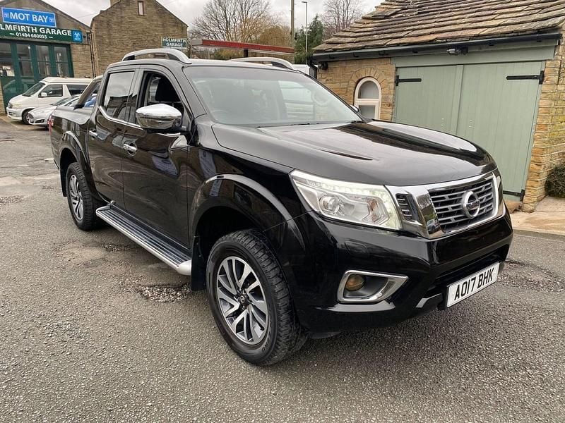 Used Nissan Navara Tekna 190 HP (139 kW) 2017 Black Pickup