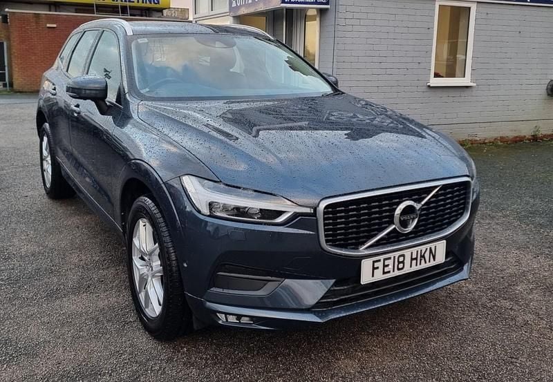 Used Volvo XC60 Momentum 250 HP (183 kW) 2018 Blue SUV