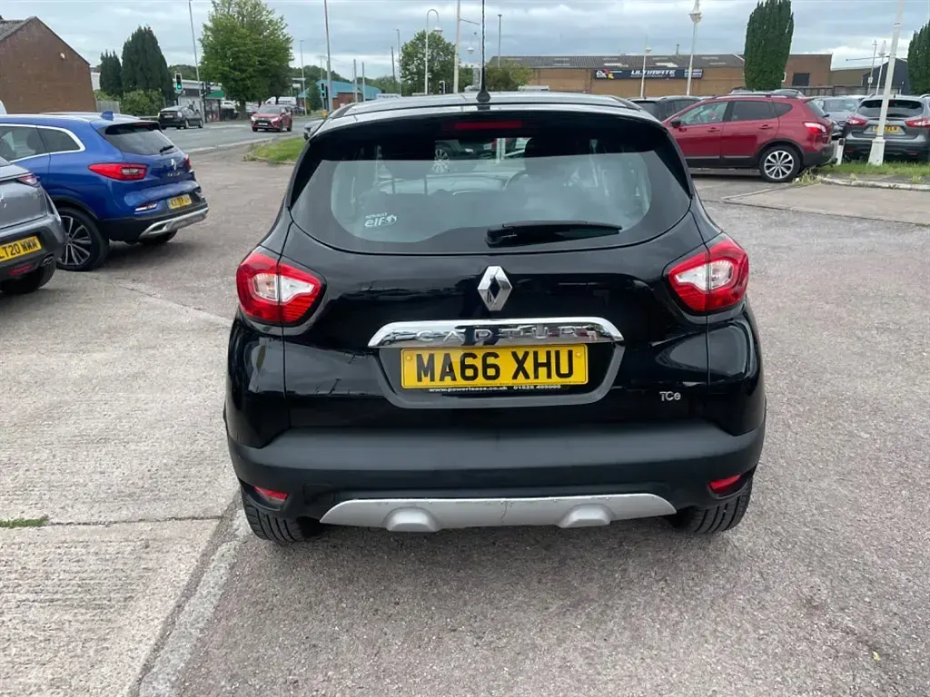Used Renault Captur Dynamique 90 HP (66 kW) 2016 Black SUV