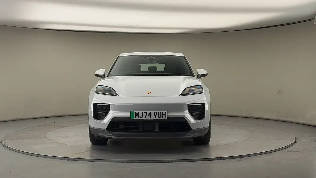 Usado Porsche Macan 300 kW (408 CV) 2024 Gris SUV