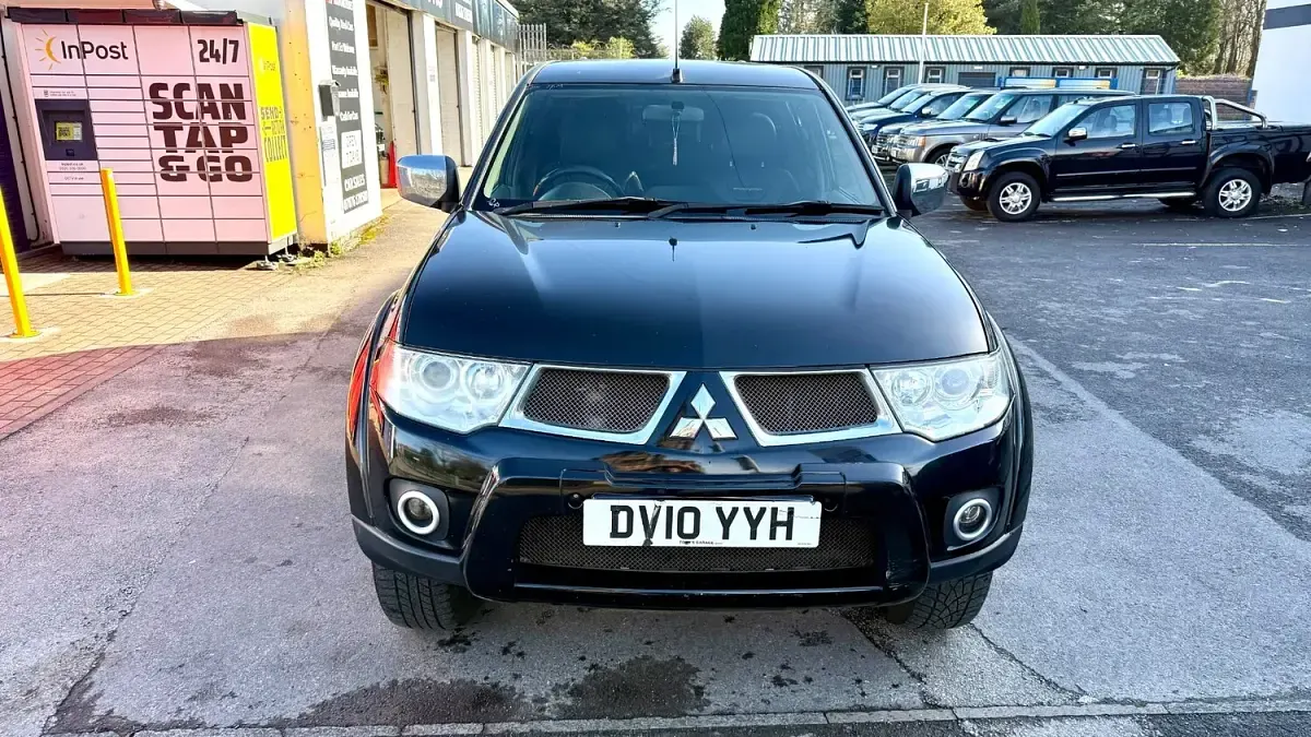 Used Mitsubishi L200 176 HP (129 kW) 2010 Black Pickup