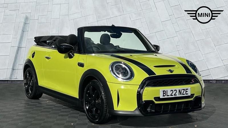 Yellow Used 2022 Mini Cooper S Classic Hatchback | £19,992 (Fair price) - Image 1/4
