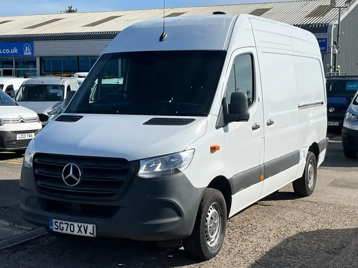 Usado Mercedes Sprinter 163 HP (119 kW) 2020 Branco Van